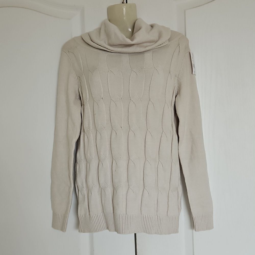 Suzy Shier Knitted Turtleneck Long Sleeves Sweater Small Off White